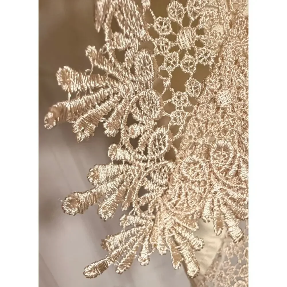 Rectangle doily with elegant edge lace trim handmade mint condition